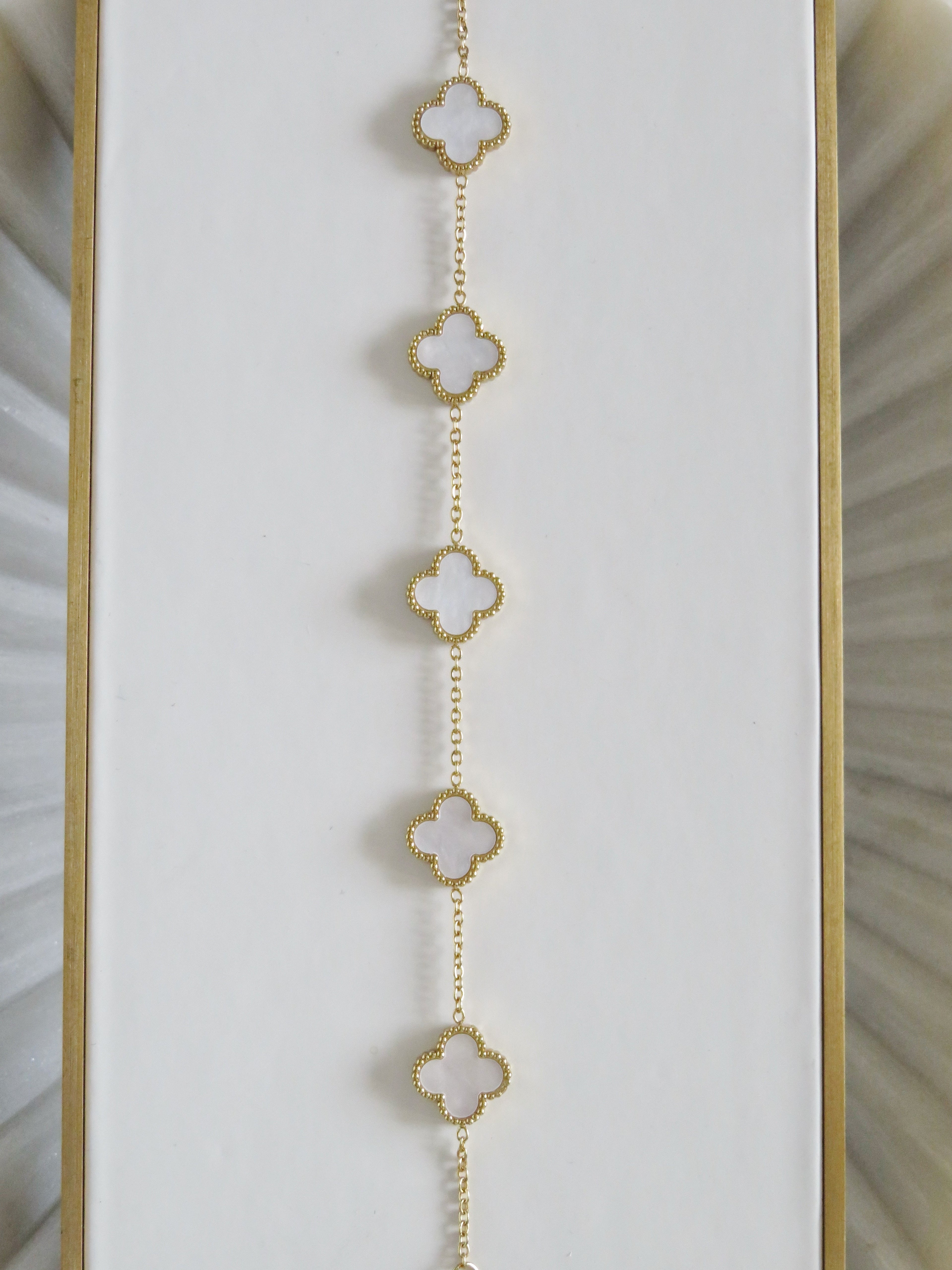 Luck Intention -Pearl Shell Clover Bracelet